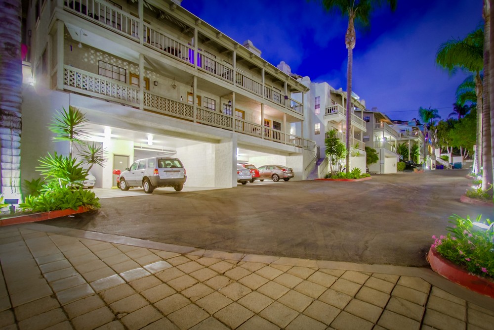 Virtual tour photo 15 of 58 for 3975 Hortensia St