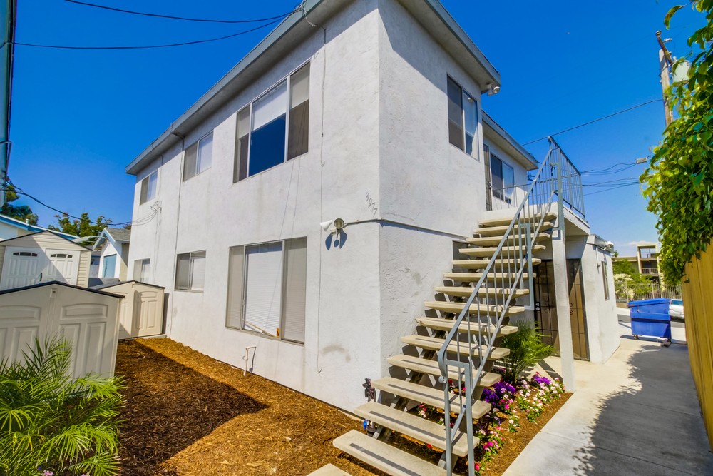 Virtual tour photo 1 of 28 for 3977 Ingraham St. #B
