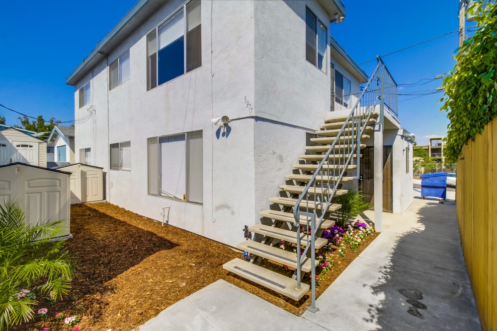 Virtual tour photo 3 of 28 for 3977 Ingraham St. #B