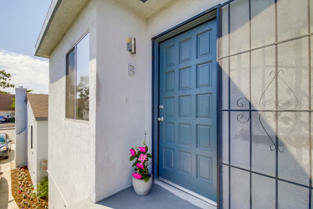 Virtual tour photo 4 of 28 for 3977 Ingraham St. #B