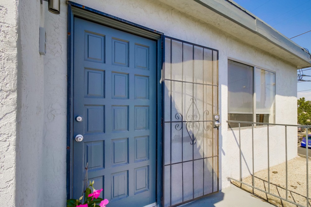 Virtual tour photo 5 of 28 for 3977 Ingraham St. #B