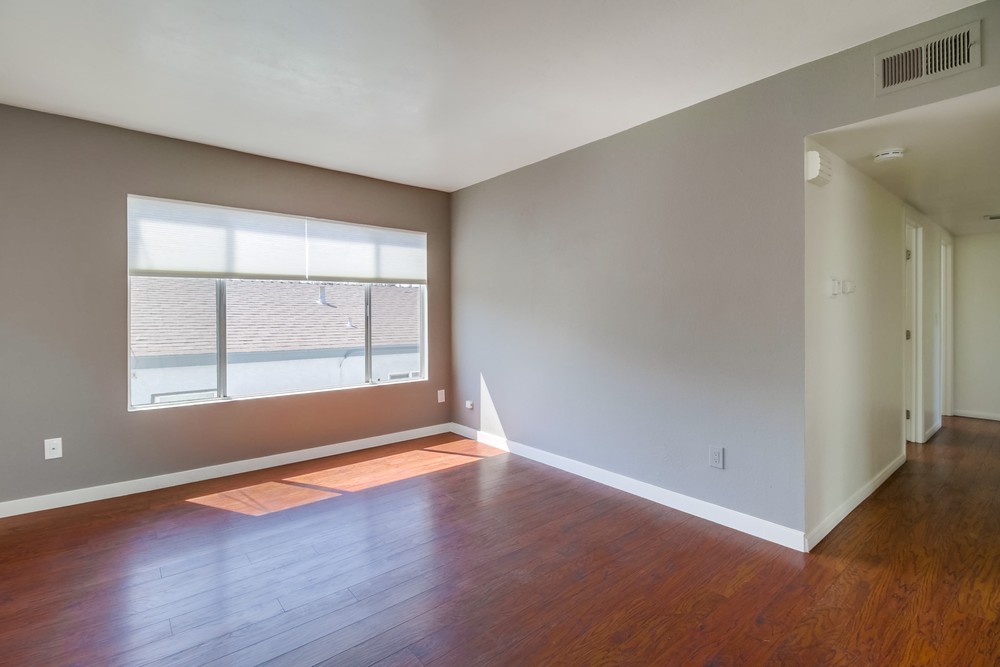 Virtual tour photo 9 of 28 for 3977 Ingraham St. #B
