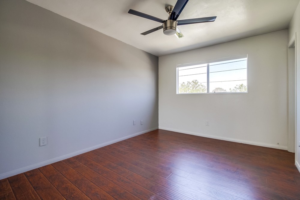 Virtual tour photo 17 of 28 for 3977 Ingraham St. #B