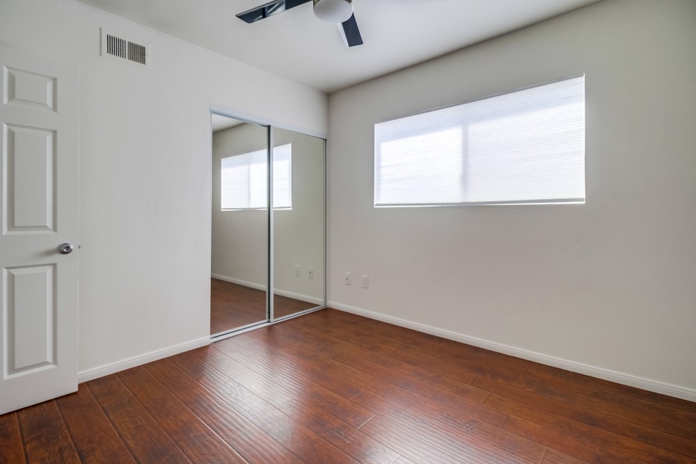 Virtual tour photo 22 of 28 for 3977 Ingraham St. #B