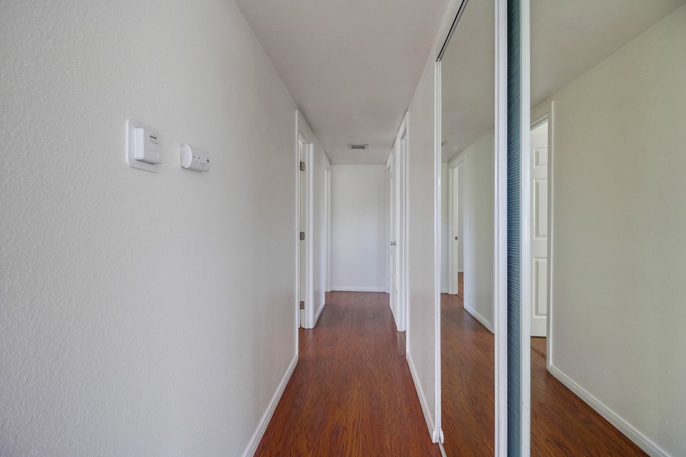 Virtual tour photo 26 of 28 for 3977 Ingraham St. #B