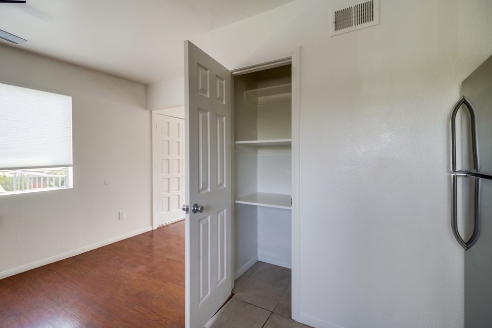 Virtual tour photo 27 of 28 for 3977 Ingraham St. #B