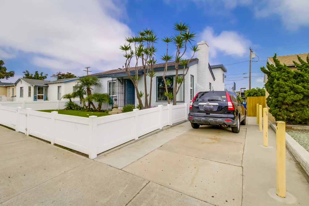 Virtual tour photo 1 of 27 for 3977 Ingraham St #A