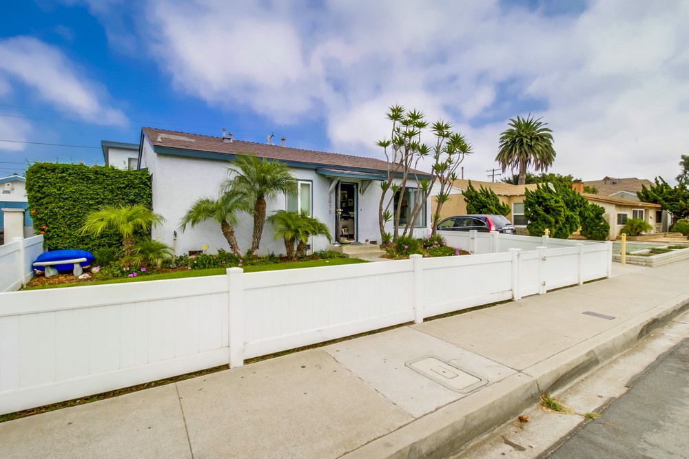 Virtual tour photo 3 of 27 for 3977 Ingraham St #A