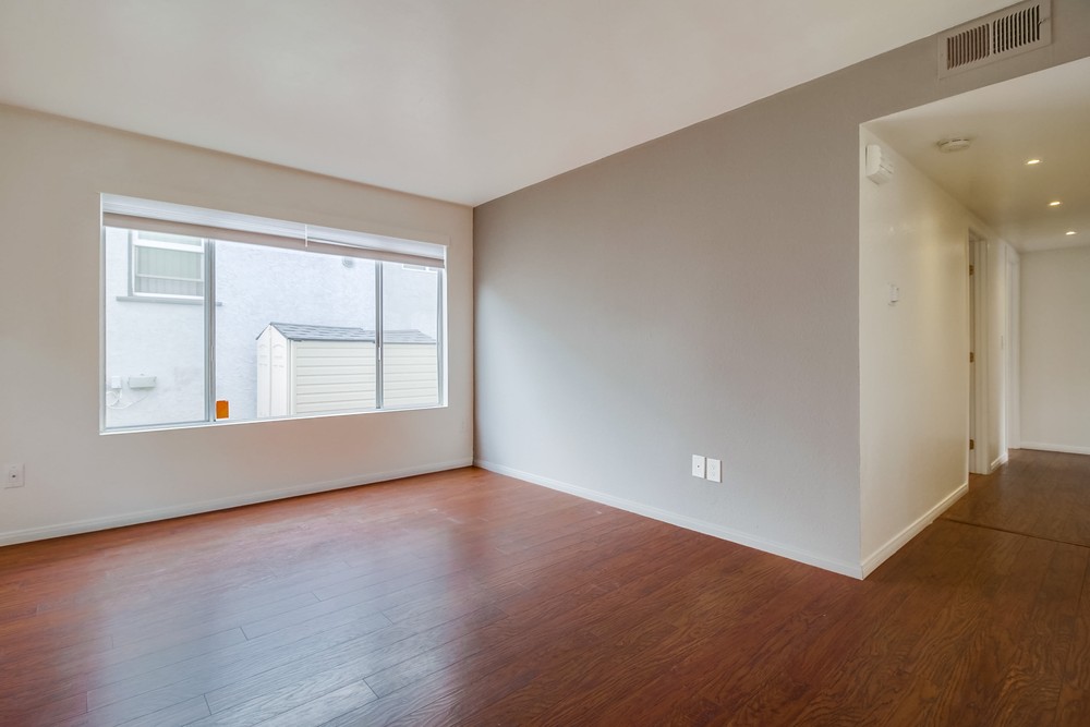 Virtual tour photo 6 of 27 for 3977 Ingraham St #A