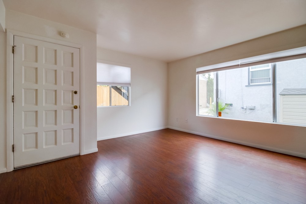 Virtual tour photo 7 of 27 for 3977 Ingraham St #A