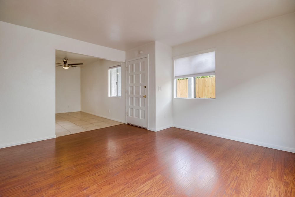 Virtual tour photo 8 of 27 for 3977 Ingraham St #A