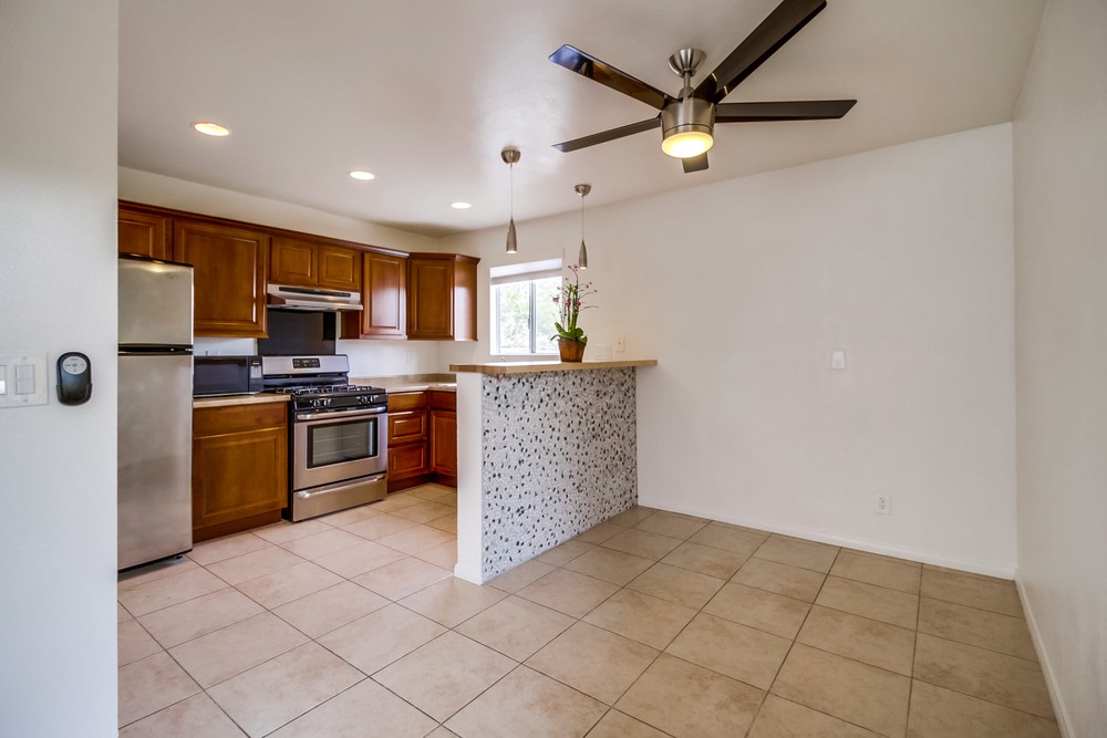 Virtual tour photo 10 of 27 for 3977 Ingraham St #A