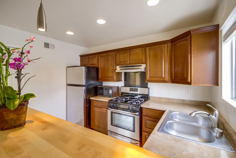Virtual tour photo 12 of 27 for 3977 Ingraham St #A