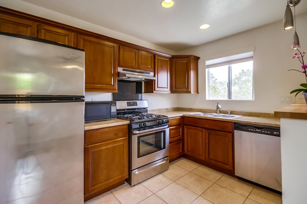 Virtual tour photo 14 of 27 for 3977 Ingraham St #A