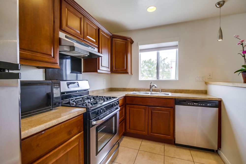 Virtual tour photo 15 of 27 for 3977 Ingraham St #A