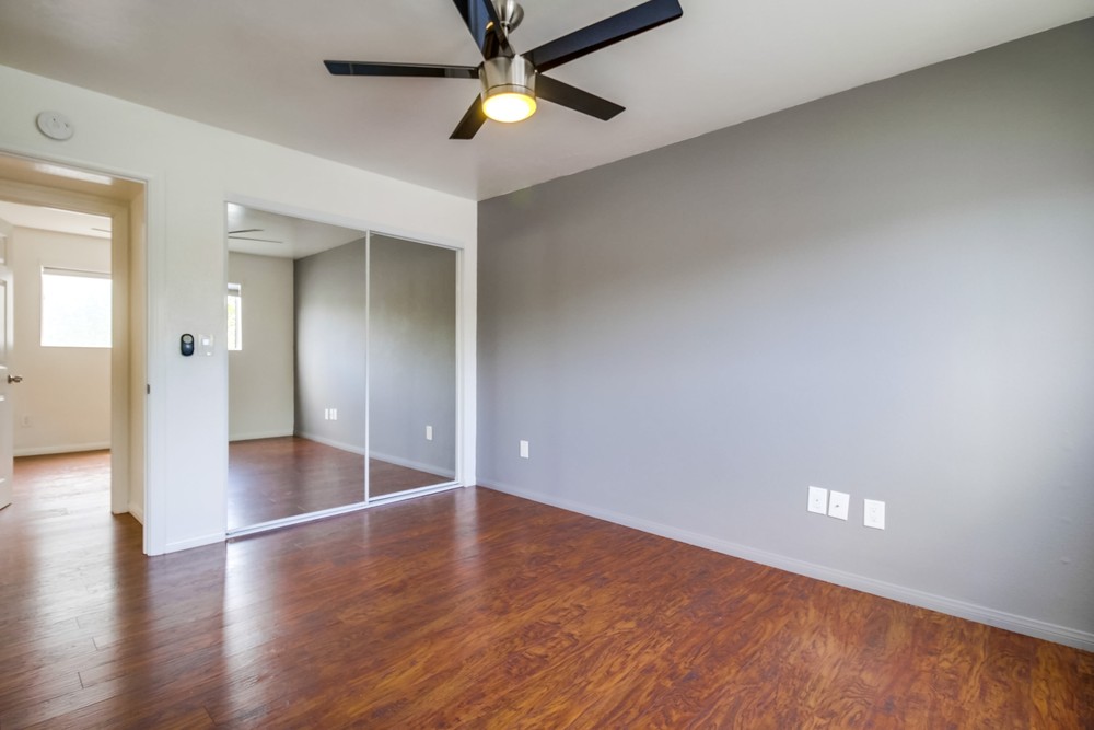 Virtual tour photo 21 of 27 for 3977 Ingraham St #A