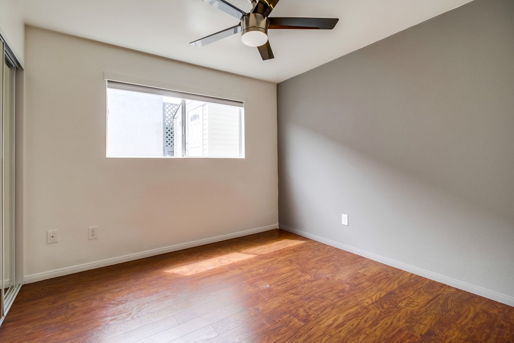 Virtual tour photo 23 of 27 for 3977 Ingraham St #A
