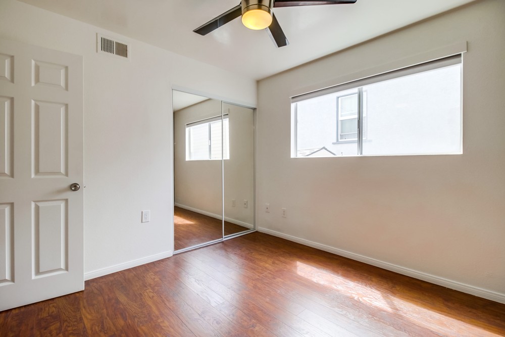 Virtual tour photo 24 of 27 for 3977 Ingraham St #A