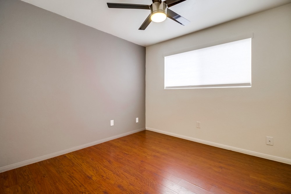 Virtual tour photo 25 of 27 for 3977 Ingraham St #A
