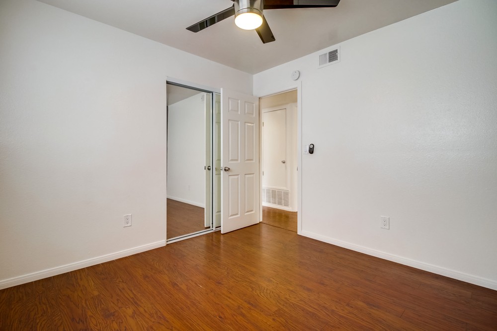 Virtual tour photo 26 of 27 for 3977 Ingraham St #A