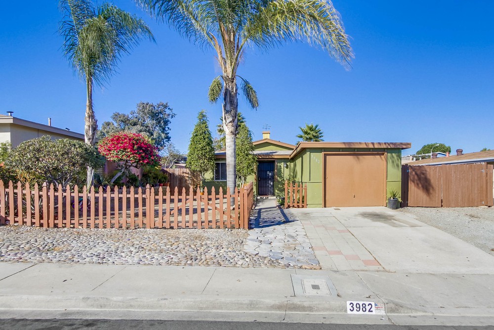 Virtual tour photo 1 of 42 for 3982 Marcwade Dr