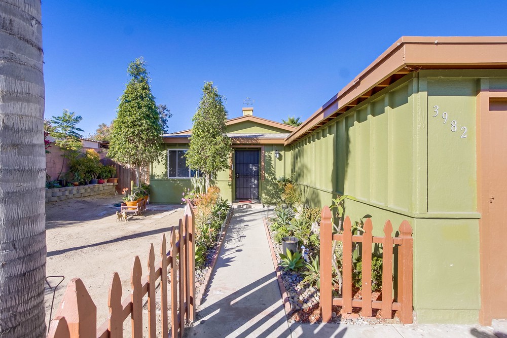 Virtual tour photo 6 of 42 for 3982 Marcwade Dr