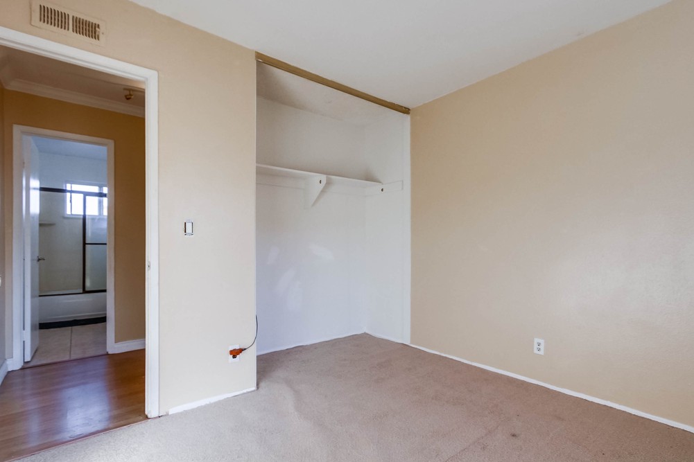 Virtual tour photo 27 of 42 for 3982 Marcwade Dr