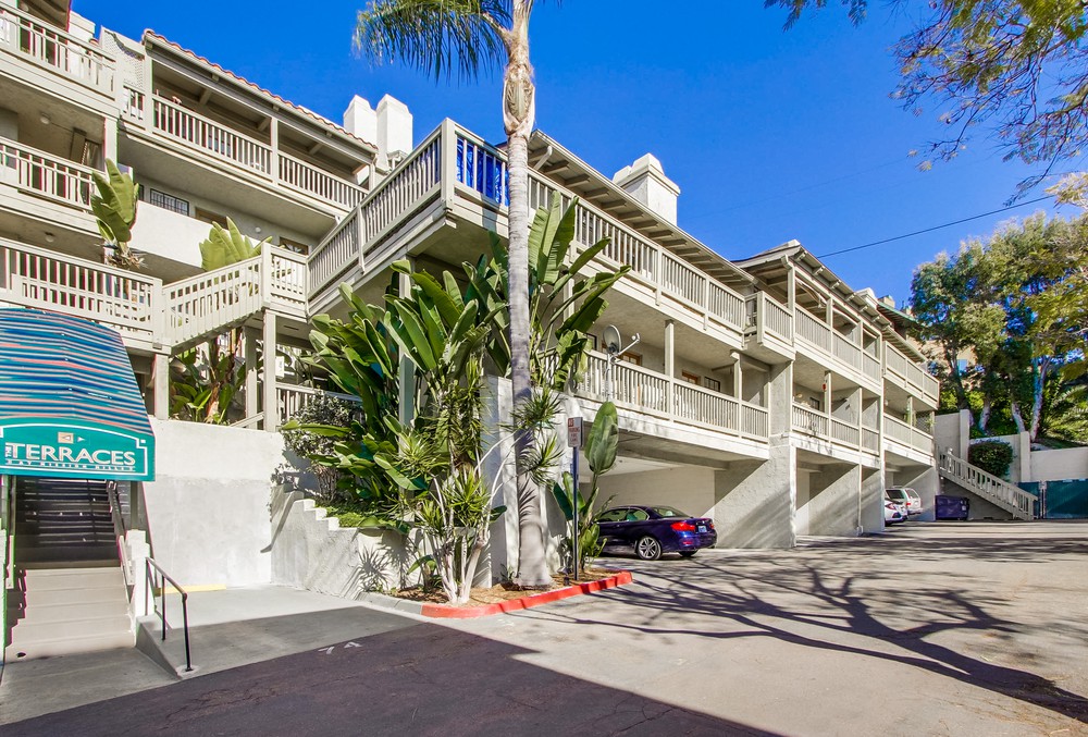 Virtual tour photo 1 of 52 for 3985 Hortensia St