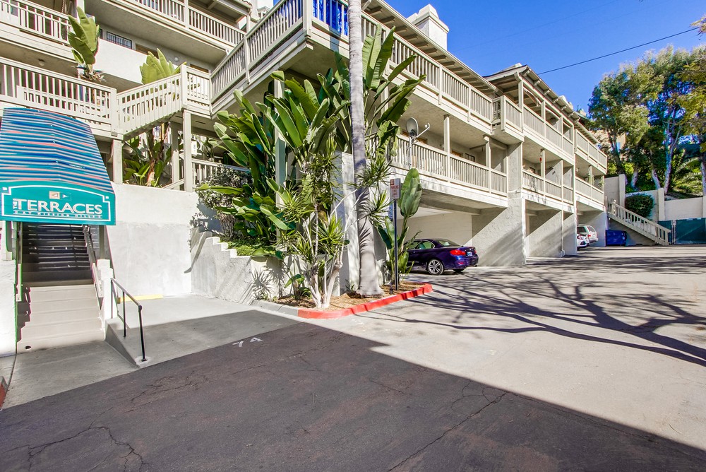 Virtual tour photo 3 of 52 for 3985 Hortensia St