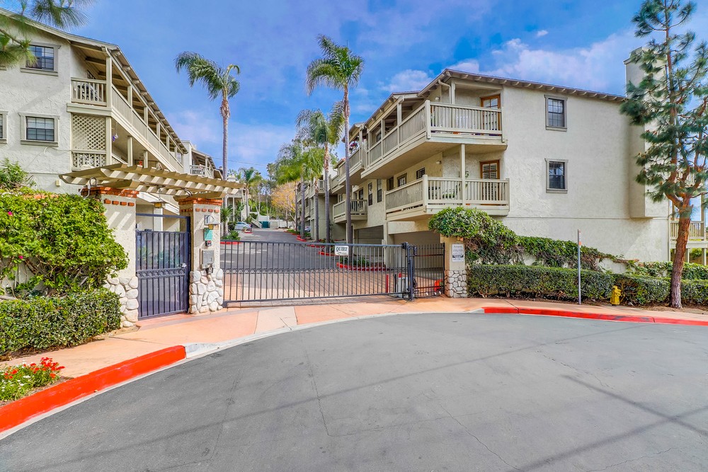Virtual tour photo 1 of 39 for 3985 Hortensia St APT F4