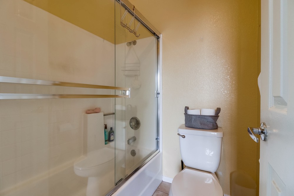 Virtual tour photo 24 of 39 for 3985 Hortensia St APT F4
