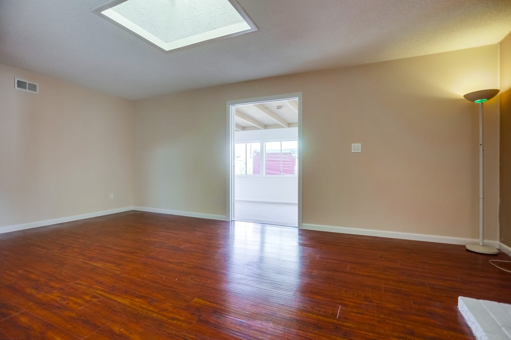 Virtual tour photo 9 of 37 for 3988 Armstrong St