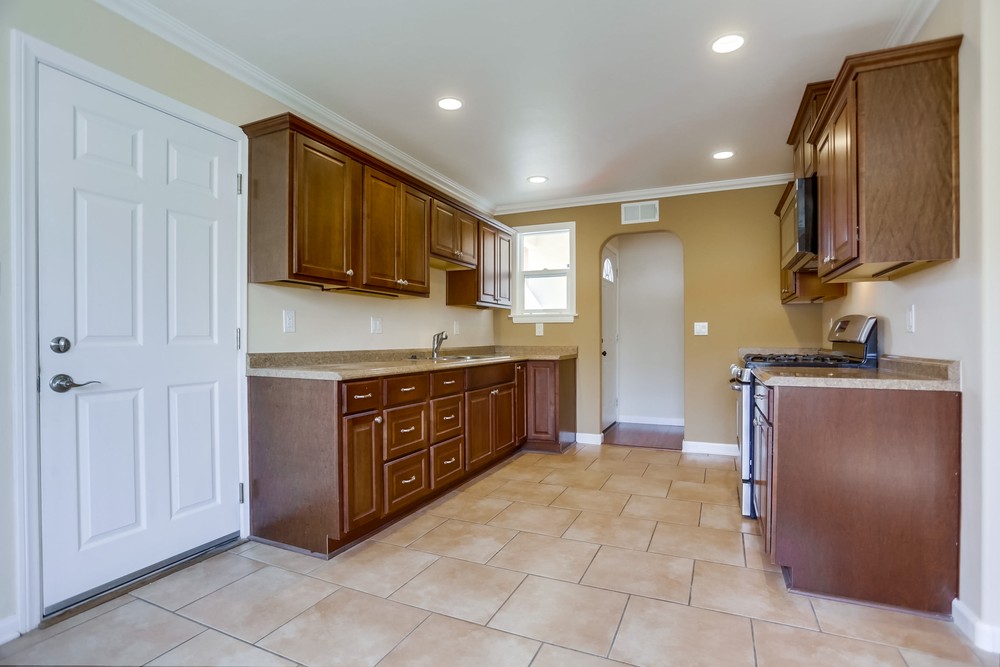 Virtual tour photo 13 of 37 for 3988 Armstrong St