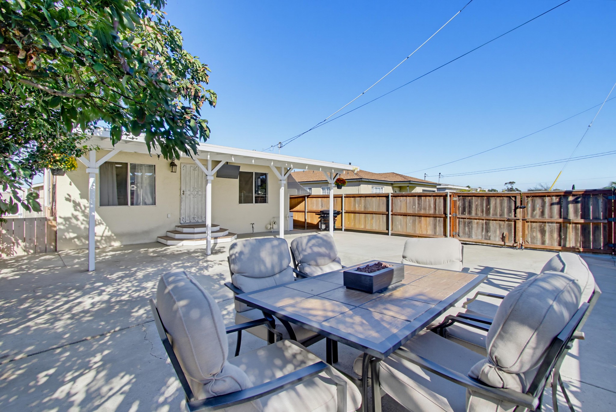 Virtual tour photo 10 of 57 for 3990 Broadway