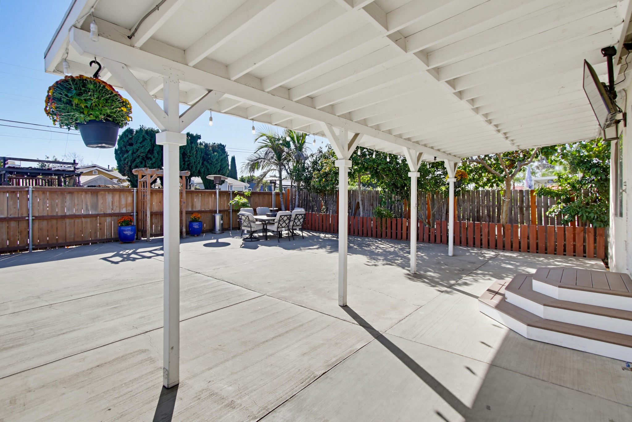 Virtual tour photo 12 of 57 for 3990 Broadway