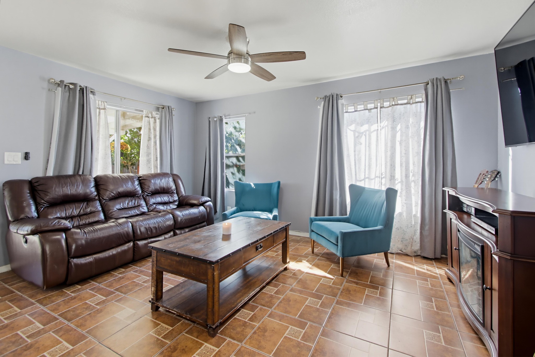 Virtual tour photo 15 of 57 for 3990 Broadway