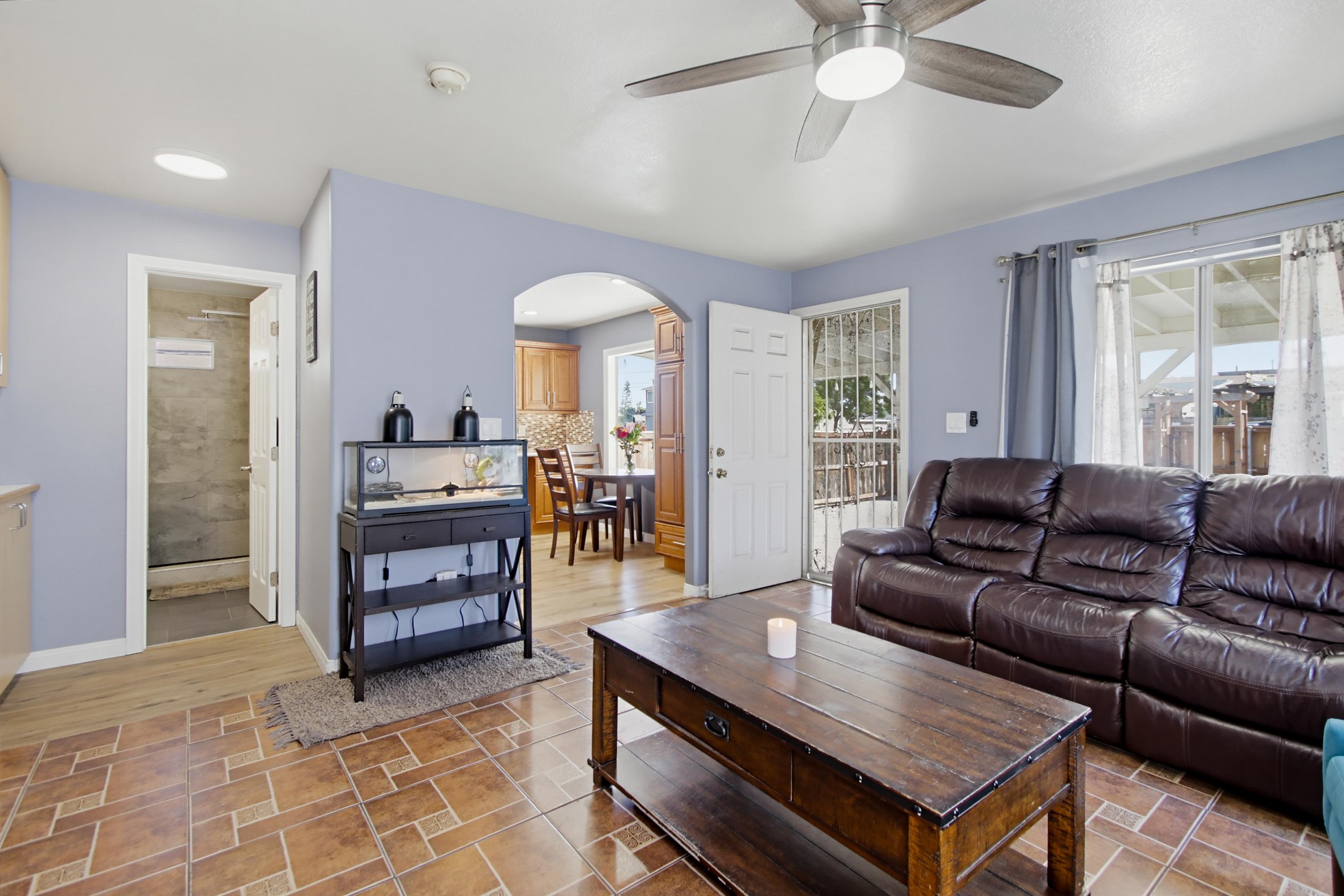 Virtual tour photo 18 of 57 for 3990 Broadway
