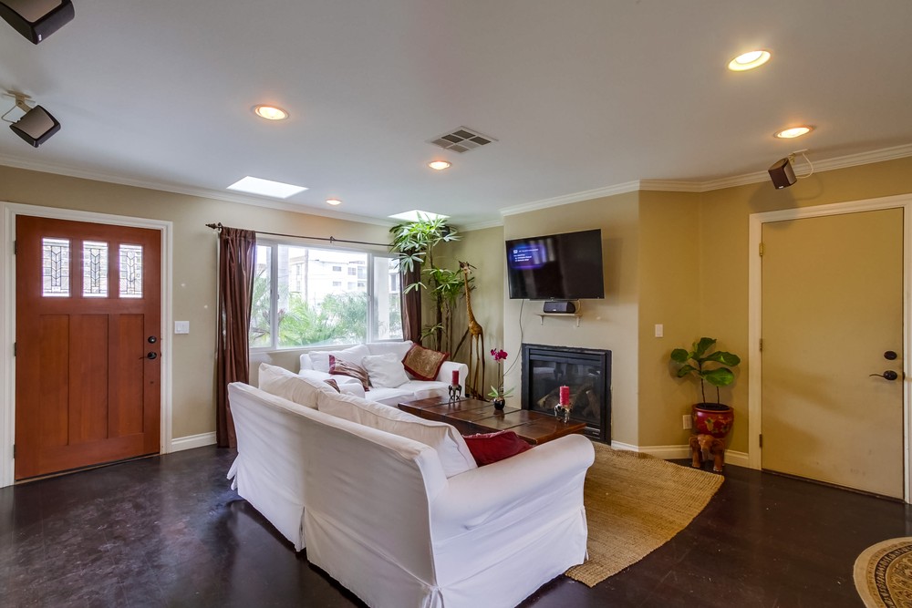 Virtual tour photo 9 of 34 for 3991 Honeycutt St