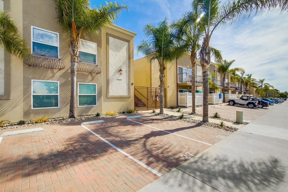 Virtual tour photo 6 of 44 for 3993 Jewell St