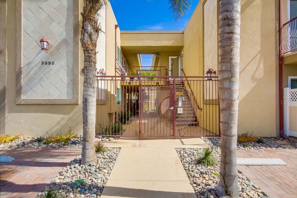 Virtual tour photo 7 of 44 for 3993 Jewell St