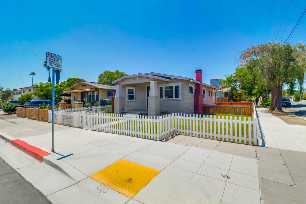 Virtual tour photo 4 of 42 for 3996 Mississippi St