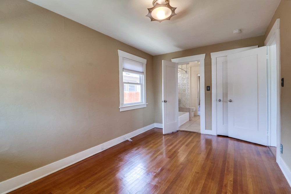 Virtual tour photo 27 of 42 for 3996 Mississippi St