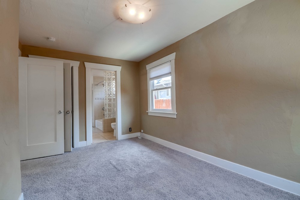 Virtual tour photo 34 of 42 for 3996 Mississippi St