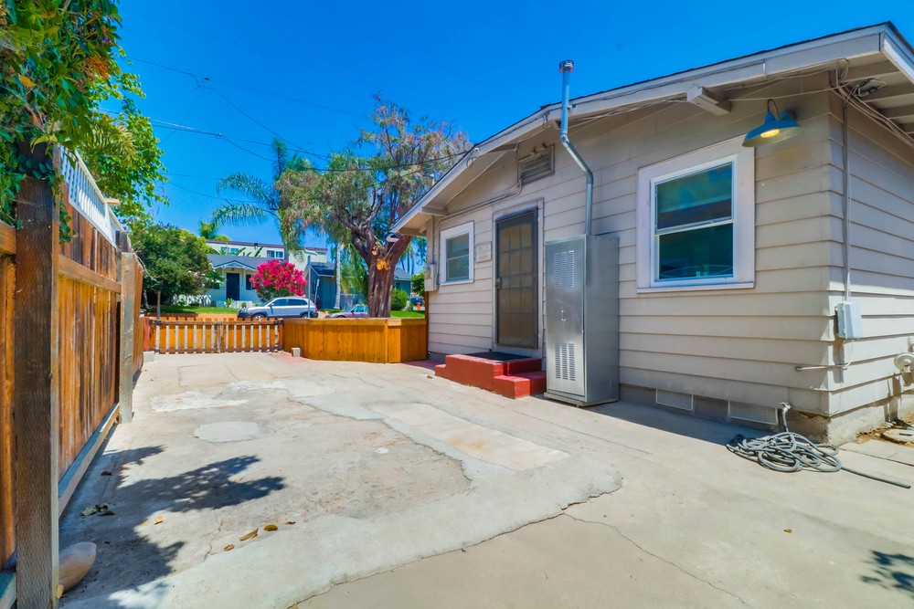Virtual tour photo 38 of 42 for 3996 Mississippi St