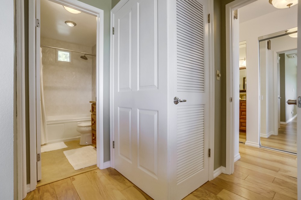 Virtual tour photo 38 of 49 for 3997 Crown Point Dr