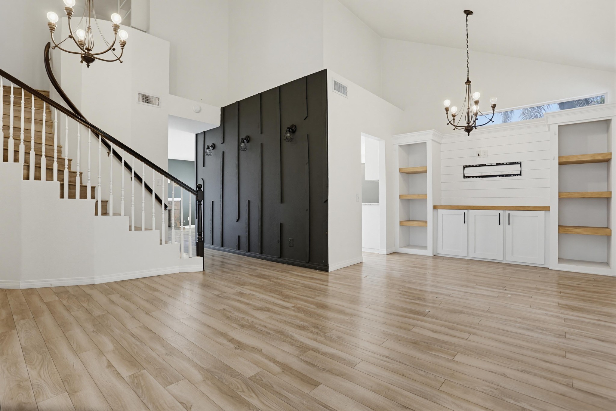 Virtual tour photo 6 of 38 for 39991 Falcon Way