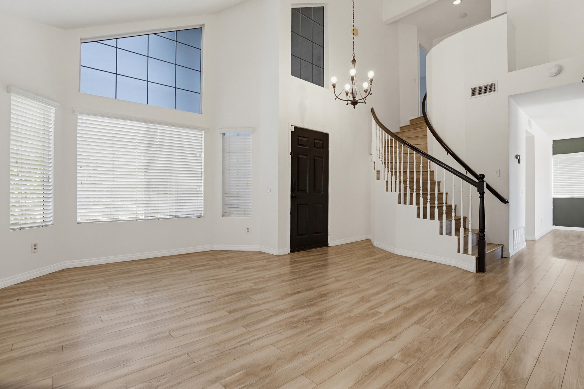 Virtual tour photo 7 of 38 for 39991 Falcon Way