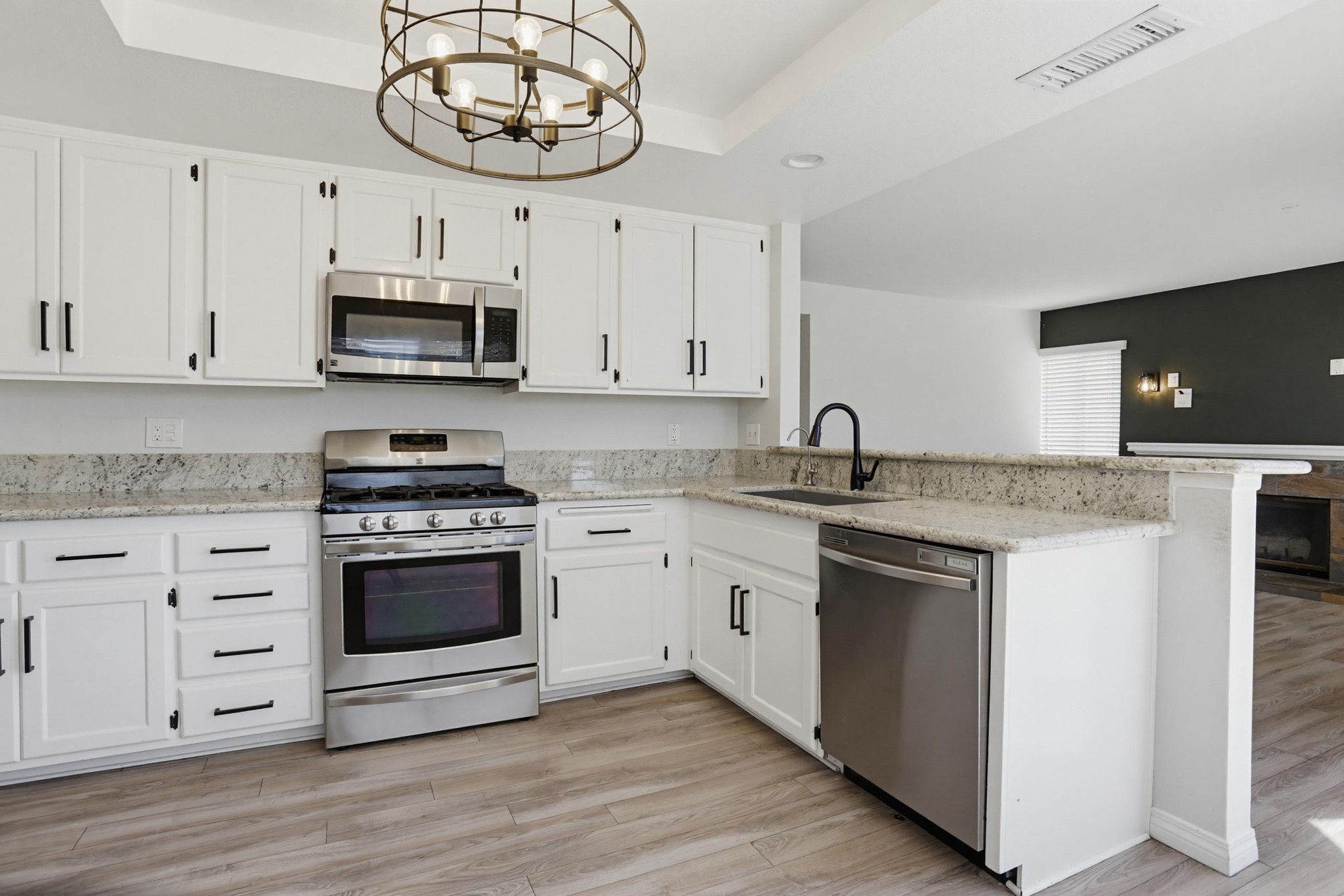 Virtual tour photo 14 of 38 for 39991 Falcon Way