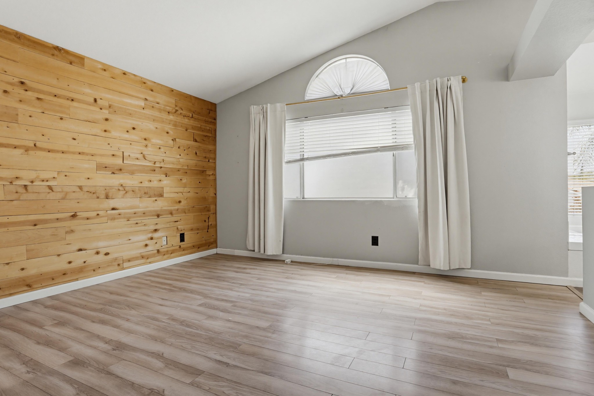 Virtual tour photo 22 of 38 for 39991 Falcon Way