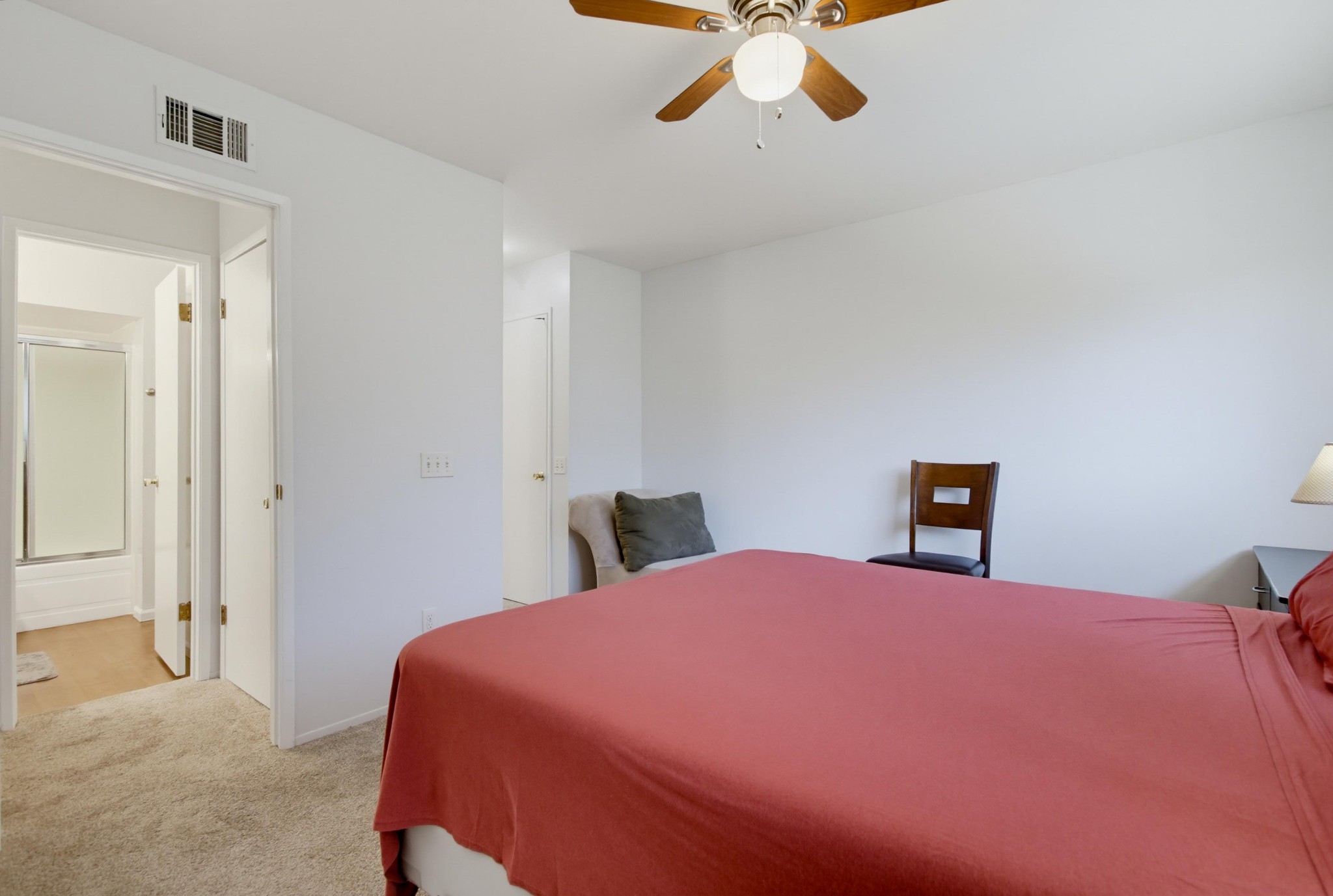 Virtual tour photo 27 of 109 for 400 W Madison Ave